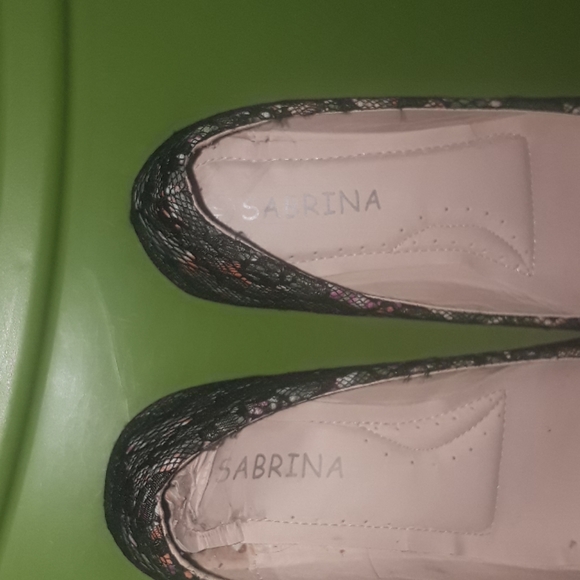 Flats - Picture 3 of 4